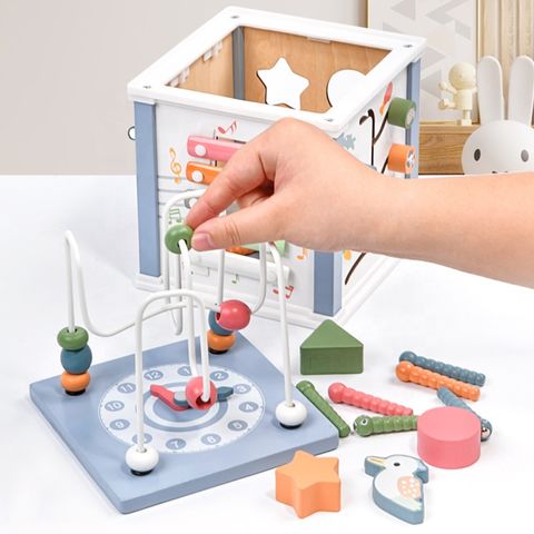 Дрвен едукативен мултифункционален куб